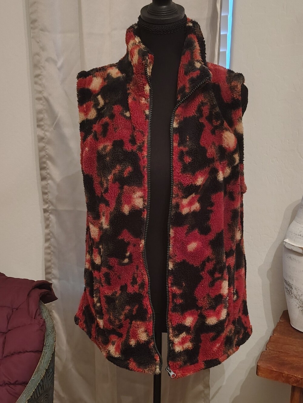 Colorful Lightweight Vest. Soft, Fuzzy, Front Zip. New